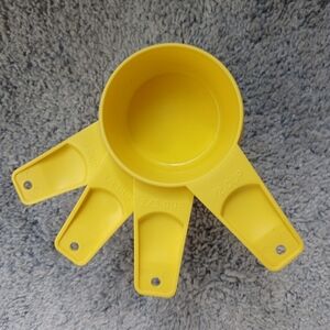 Vintage Tupperware Nesting Measuring Cups Set of 4 Yellow